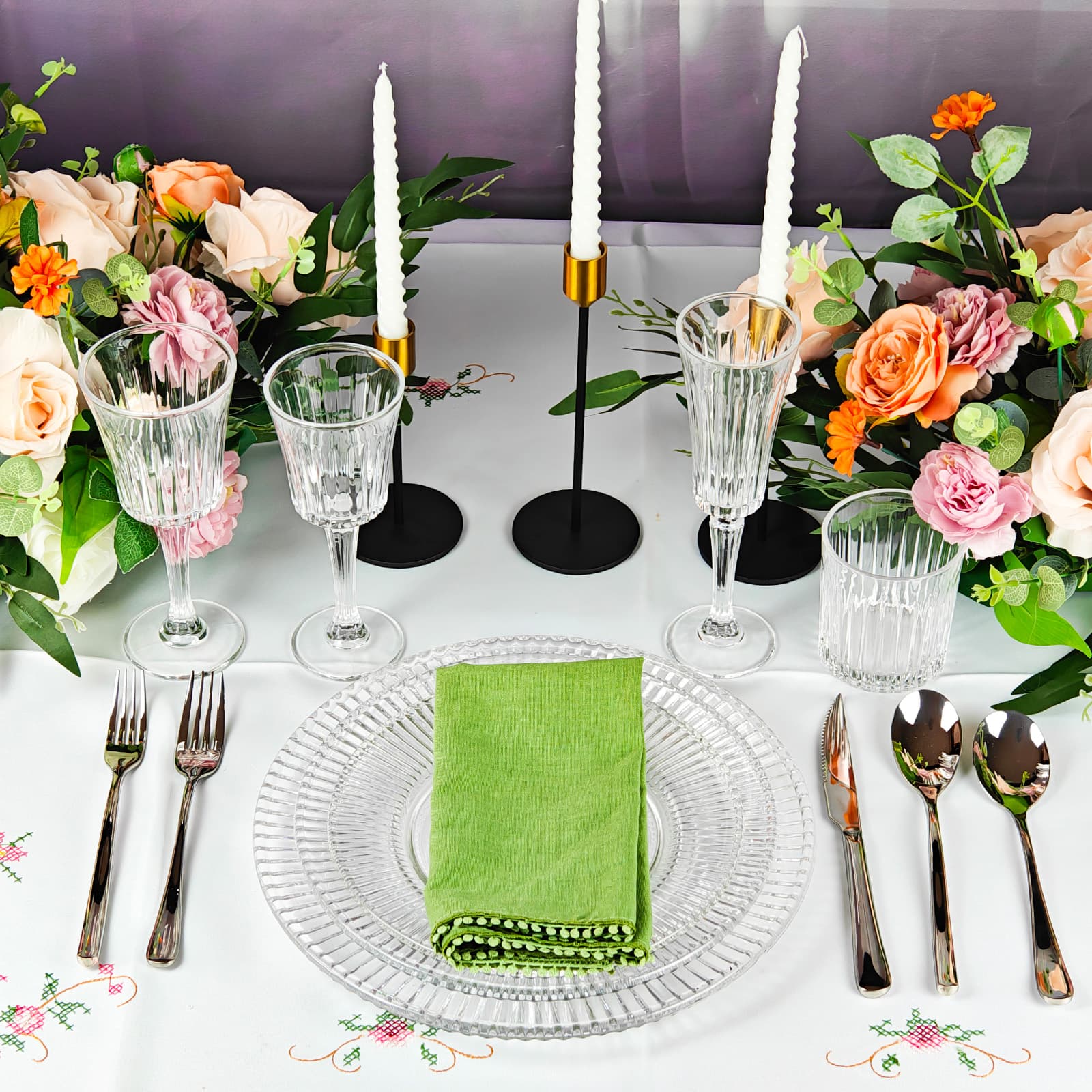 Complete Tableware Set Detail 2
